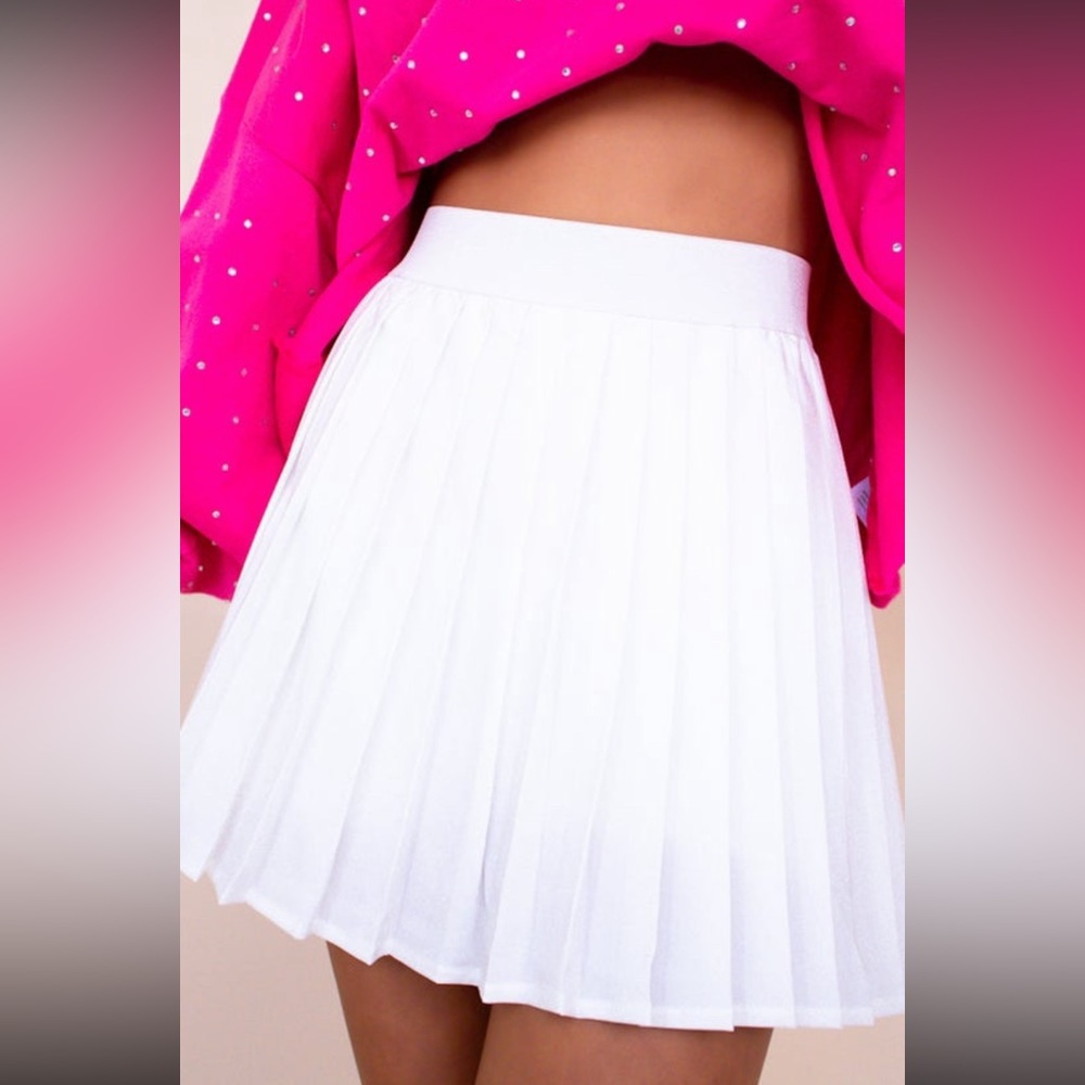 Large white pleated skort